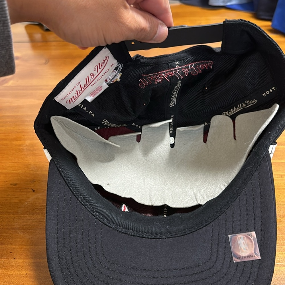 Mitchell&ness hat - Picture 4 of 4